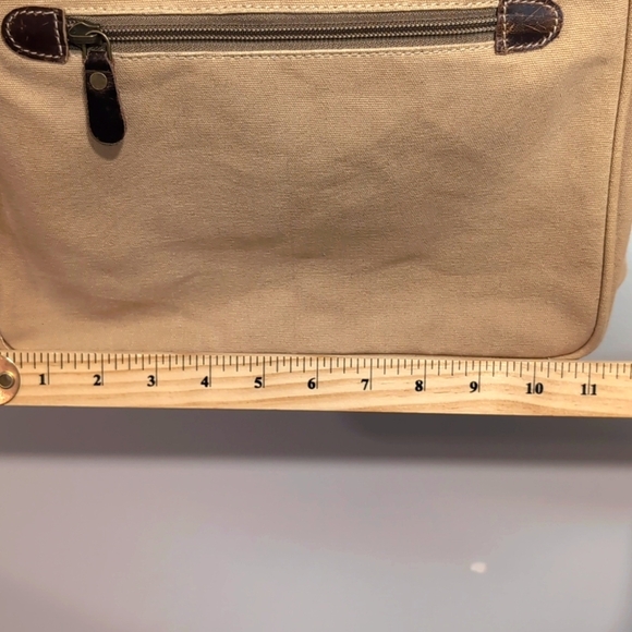 Sixtease Vintage Style Genuine Leather Crossbody/Satchel Bag. - Picture 13 of 14